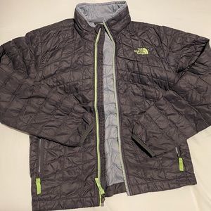 North Face Boys Thermoball Jacket - Gray with Lime Green trim. Size - M/10-12